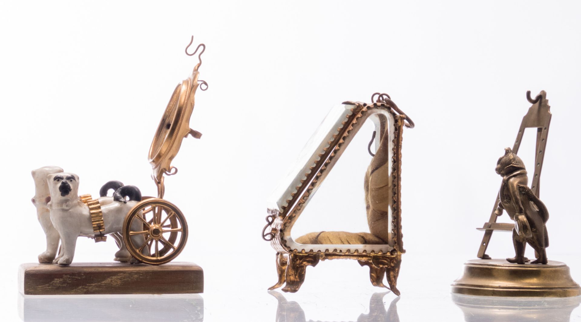 An important collection of pocket watch holders, one 8ct gold, 19th and early 20thC, H 10,5 - 22 cm - Image 25 of 45