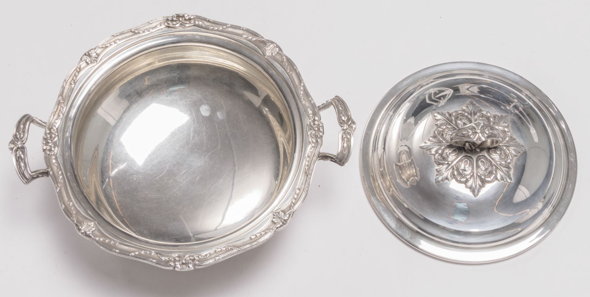 Two silver terrines, one marked Delheid and one unreadably marked, H 11 - 15,5 cm - Total silver - Bild 5 aus 8