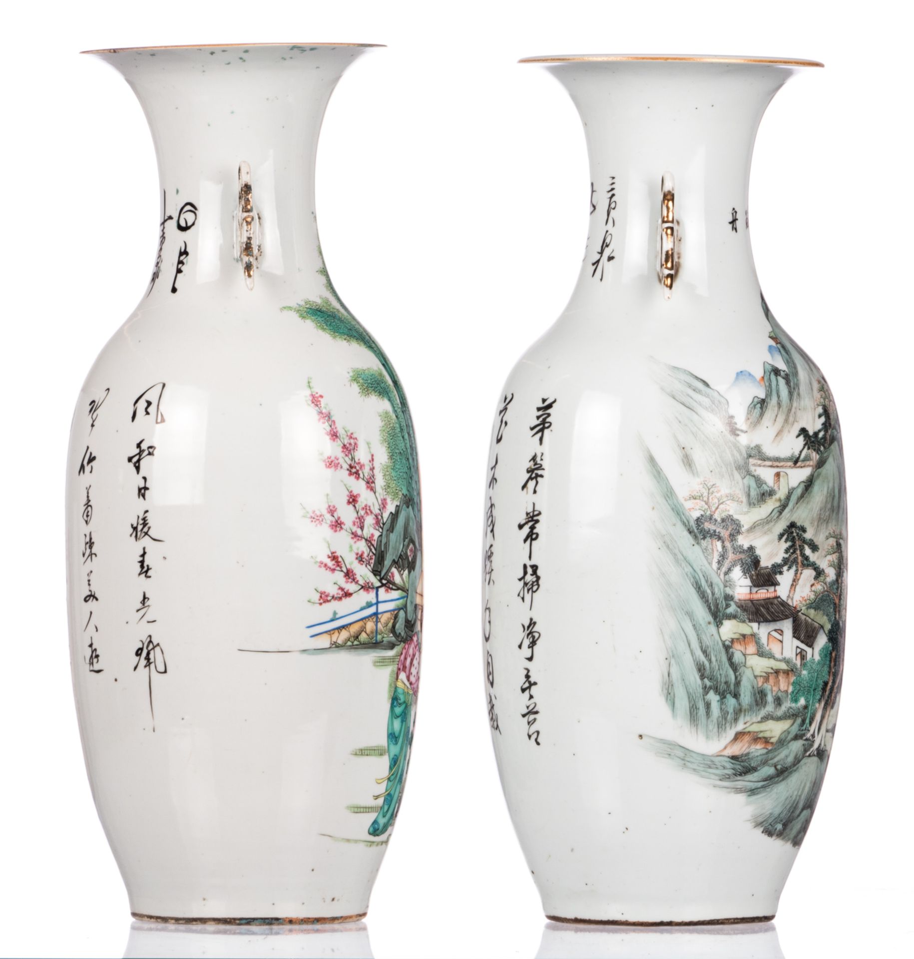 Two Chinese polychrome decorated vases, one side with a gallant garden scene and one vase with - Bild 4 aus 6