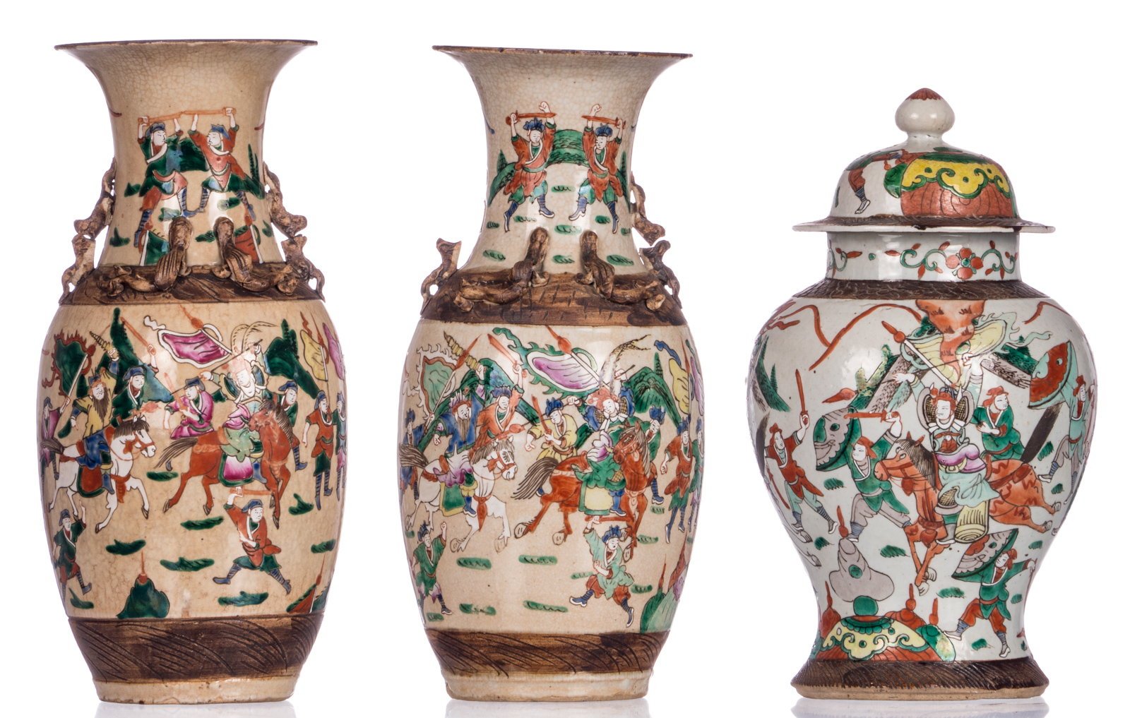 Two Chinese famille rose stoneware vases, overall decorated with warriors, marked; added a ditto - Bild 3 aus 9