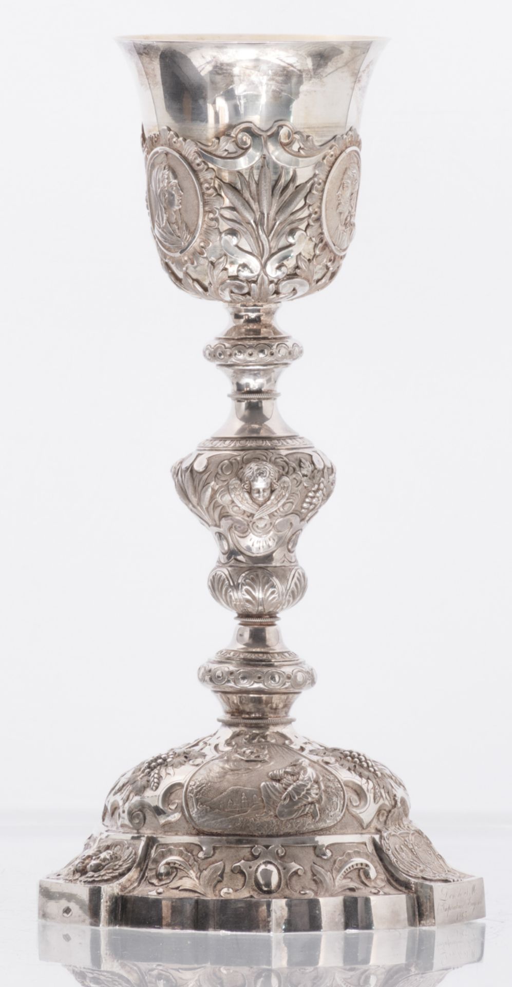 A French silver and gold plated chalice, 925/000, maker's mark Letmonnier, the chalice decorated - Bild 7 aus 11