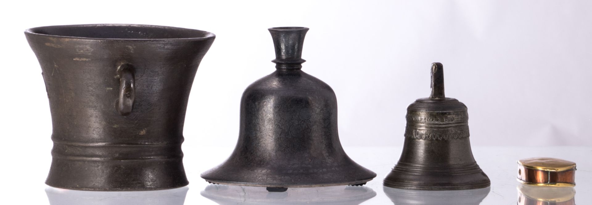 A bronze bell, dated 1688; a 19thC Middle Eastern cast iron recipient, a large bronze mortar and - Bild 2 aus 12