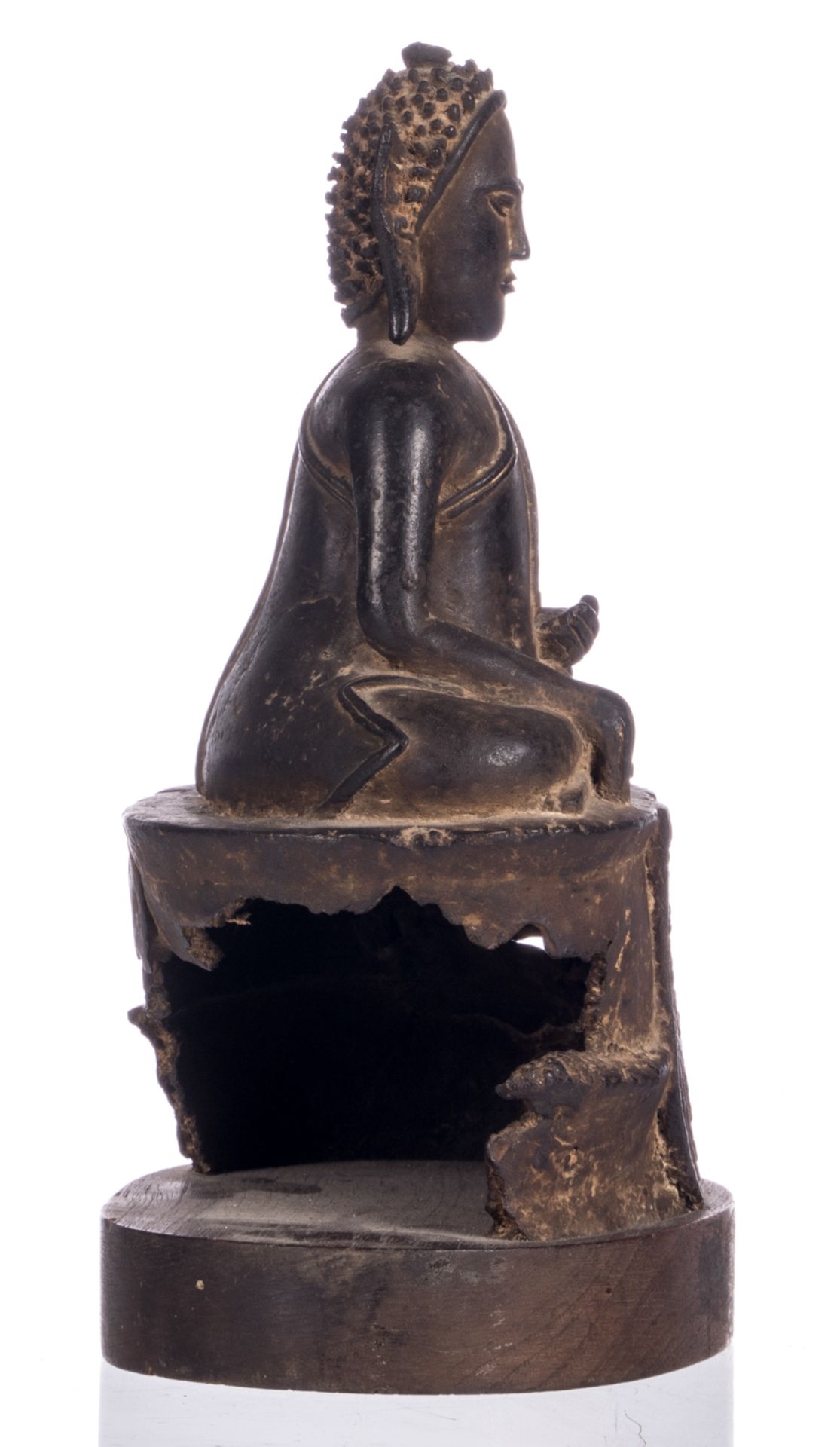 An Oriental seated bronze Buddha on a matching wooden base, Thailand, (with certificate), H 23,5 ( - Bild 4 aus 9