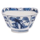 A Chinese blue and white floral decorated bowl, with a Chenghua mark, H 7,5 - W 13,5 - D 13,5 cm