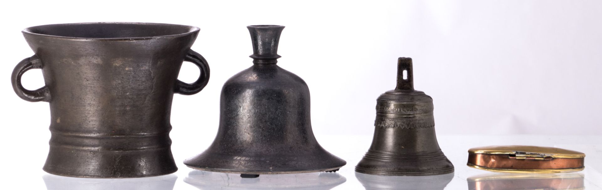 A bronze bell, dated 1688; a 19thC Middle Eastern cast iron recipient, a large bronze mortar and - Bild 3 aus 12