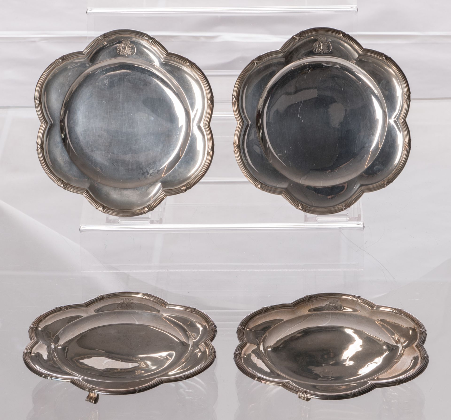 Four silver plates with six-lobed edges, silver purity 800/000, Belgium 1868-1942, maker's mark - Bild 2 aus 4