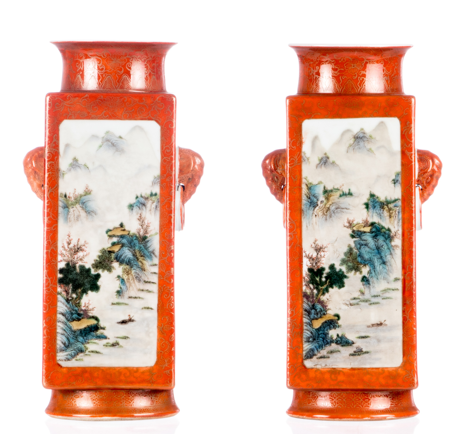 A pair of Chinese orange ground polychrome decorated quadrangular vases with mountainous river - Bild 6 aus 9