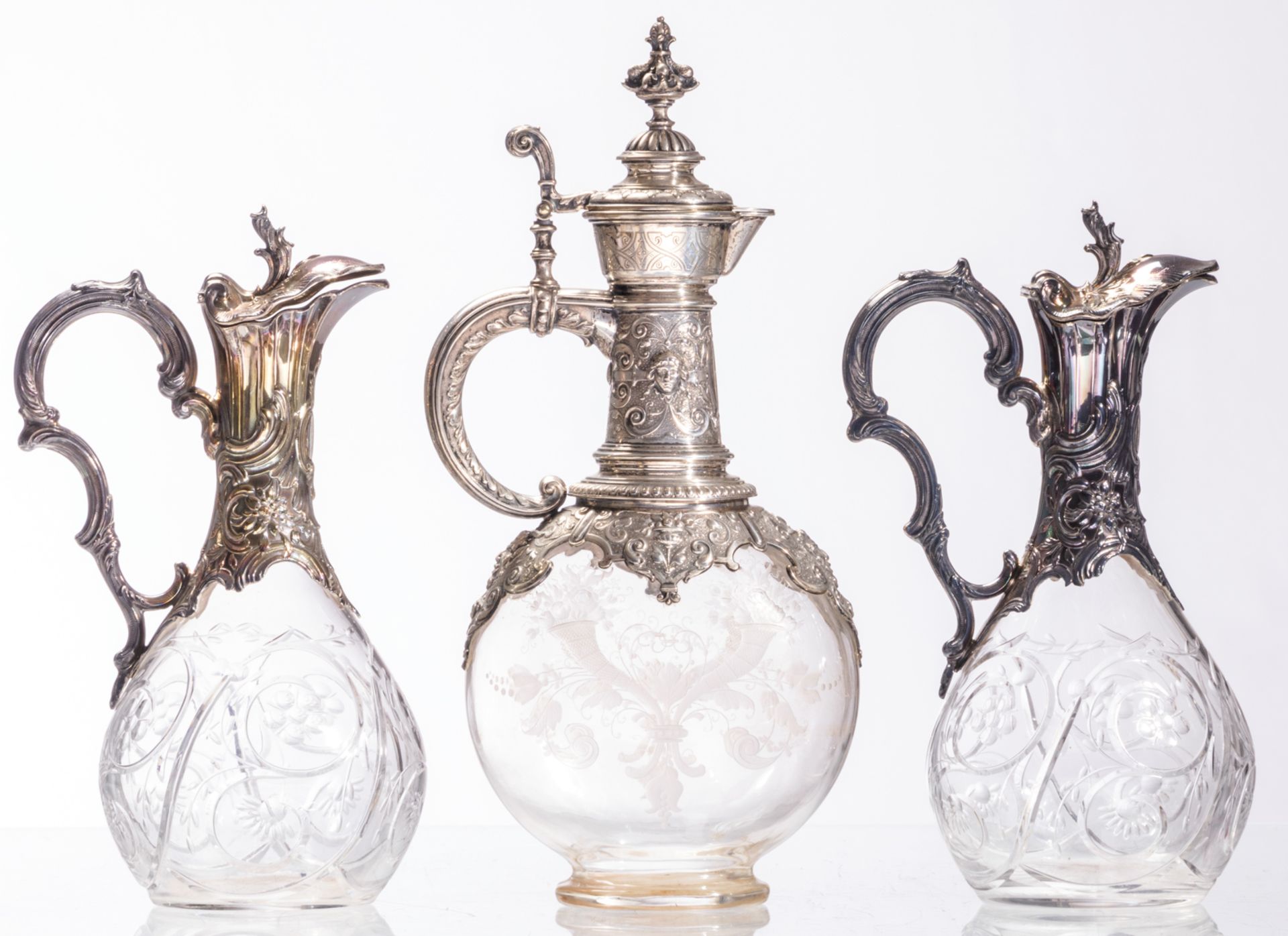 Two cut crystal liqueur decanters with Rococo revival silver mount, French export silver; added a - Bild 3 aus 7