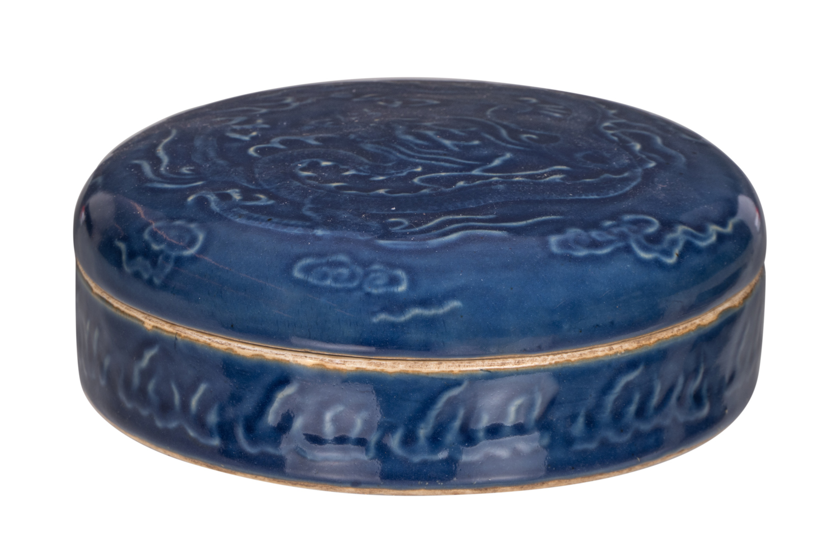 A Chinese blue monochrome glazed box and cover with low relief dragon decoration, H 7,5 cm - ø 22 - Bild 2 aus 9