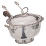 A silver sauce water bath, Lisbon hallmark, 916/000, maker's mark Mills, H 22 - W 26 cm - Total