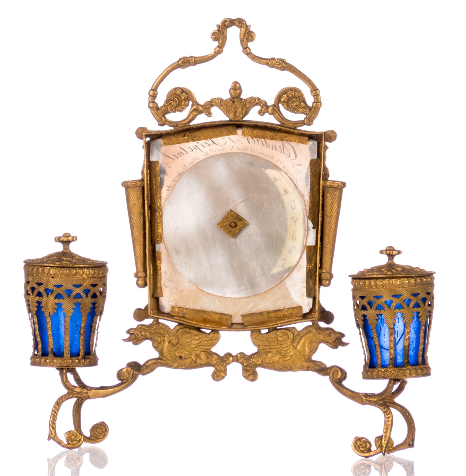 A rare inkwell as 'calendrier perpétuel', gilt brass and mother of pearl, with its original glass - Bild 3 aus 8