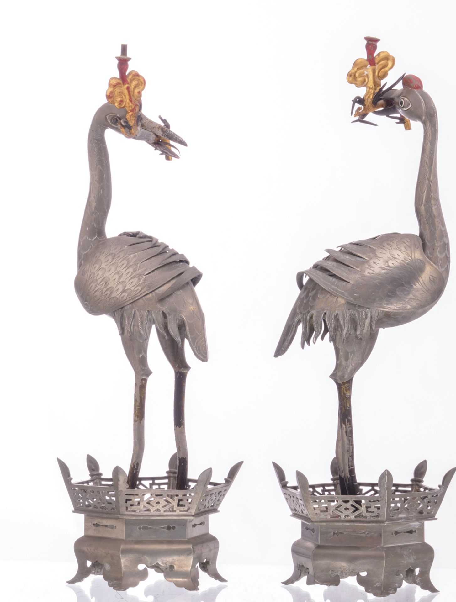 A Chinese pair of polychrome decorated pewter candlesticks, modelled as cranes, marked, H 48 cm - Bild 5 aus 7