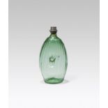 Kleine Nabelflasche, Kramsach/Alpenländisch, 18. Jh. hellgrünes Glas; Abrissnarbe am Boden;