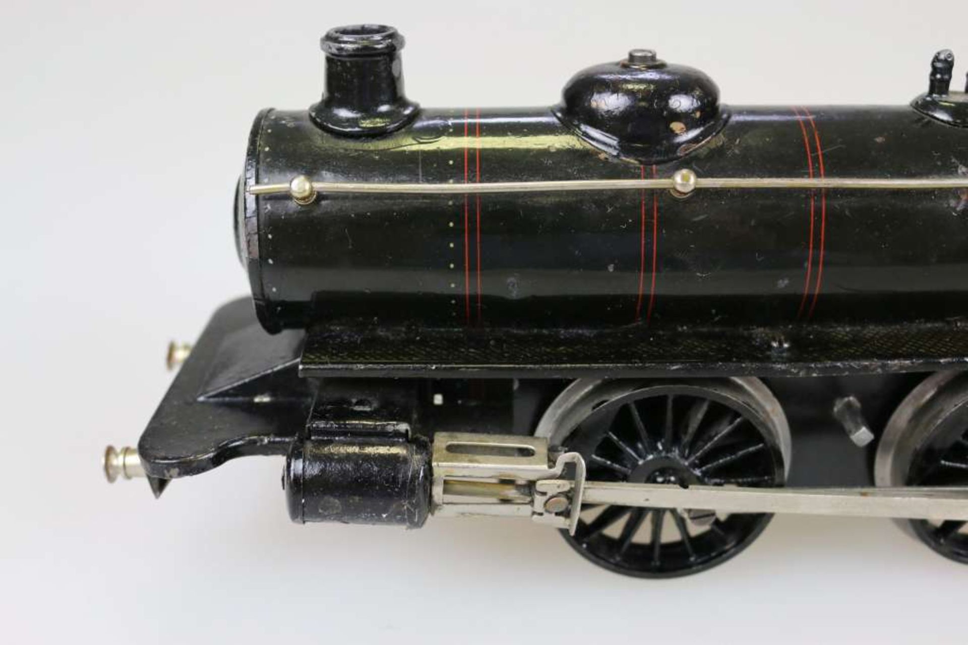 MÄRKLIN, alte Spur 1, Dampflok mit Tender, Modell 2588, Uhrwerkantrieb um 1920. Schwarz und rot - Bild 2 aus 7