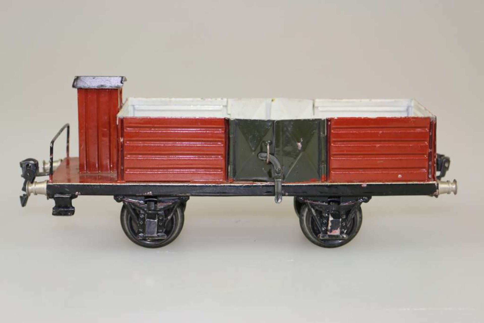 Märklin, alte Spur 1 um 1920, Hochbordwagen mit Bremserhaus, Blech, braun nachlackiert mit 2