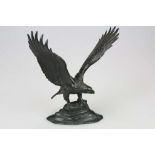 Wilhelm Carl ROBRA (1876-1945), "Adler mit ausgebreiteten Schwingen", Bronze dunkel patiniert. Am