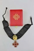 Orden vom Heiligen Grab zu Jerusalem, Ritterkreuz 4. Modell mit Trophäe. Buntmetall vergoldet und