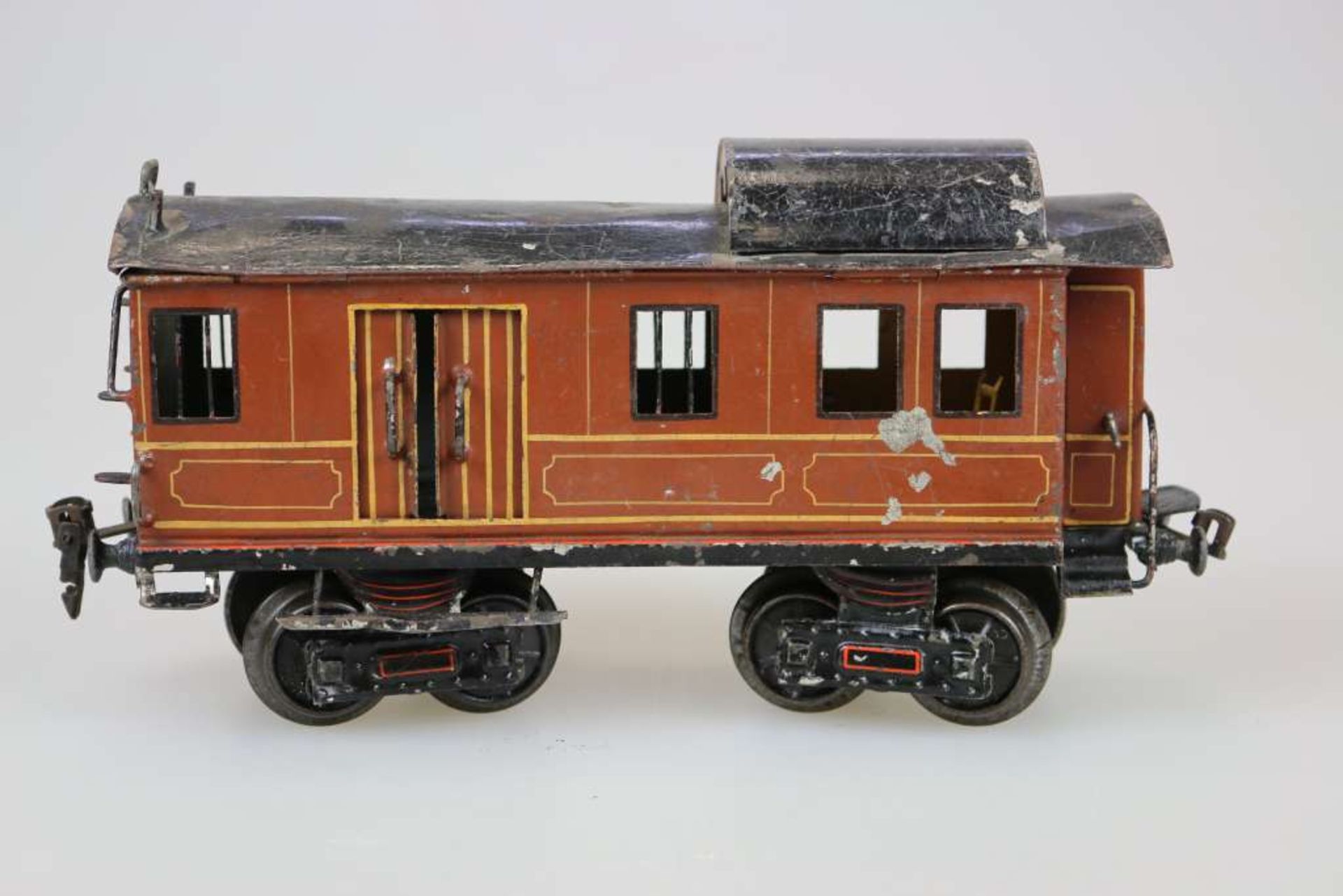 Märklin, alte Spur 1, Gepäckwagen 4-achsig, Blech, braun. Dach aufklappbar mit Schiebetüren. Sehr