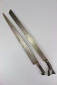 2 asiatische Blankwaffen ca. um 1900, wohl Mandau, Indonesien sowie ein Khyber-Messer,