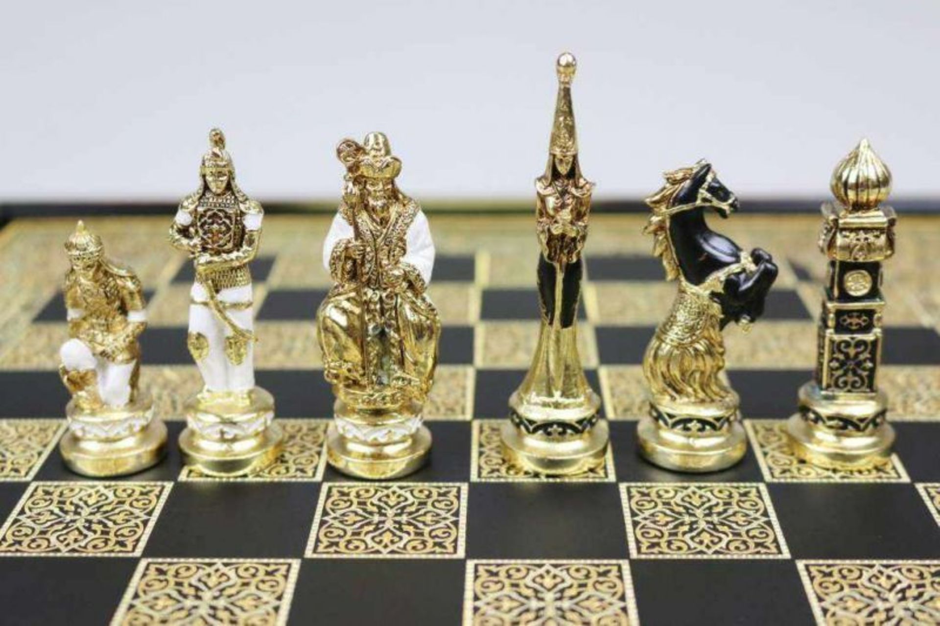 Hochwertiges Schachspiel. Sunkar von Empire. Orientalische Figuren aus Metall, [...] - Bild 5 aus 10
