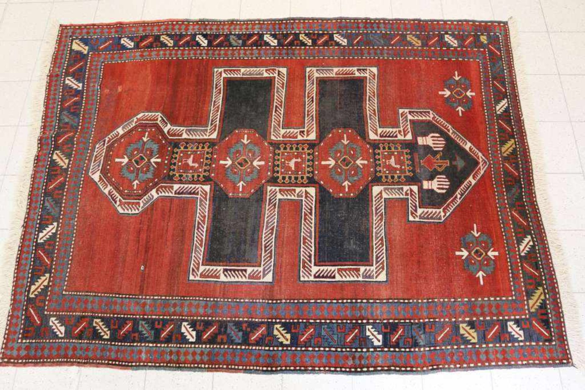 Teppich, Kasak, vermutlich Azerbaidjan, 1. H. 20. Jh., stilisiertes florales Dekor [...]