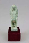 Ägypten, Statuette der Gottheit Taweret, Schutzgottheit der Geburt und [...]