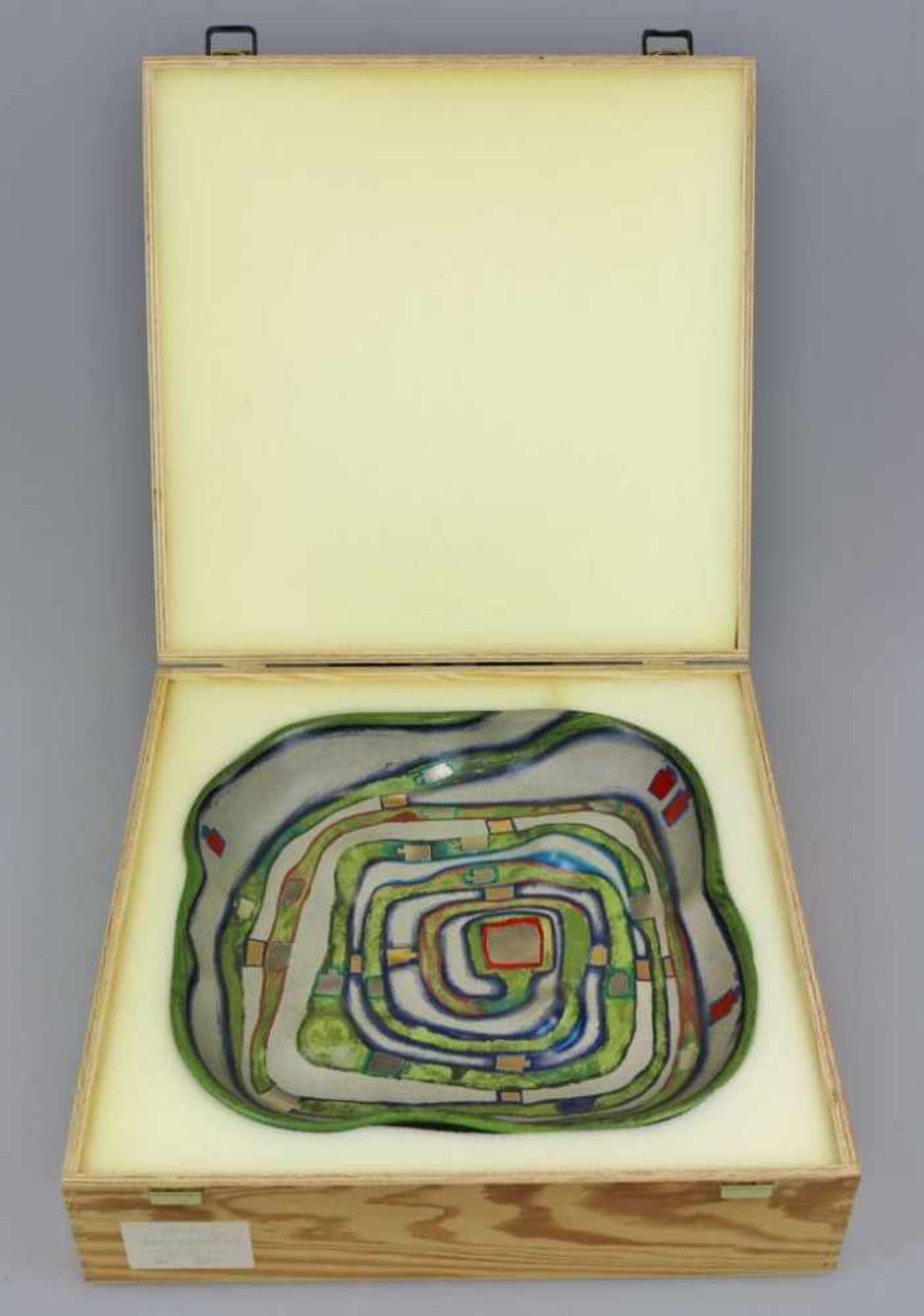 Friedensreich Hundertwasser (1928-2000),Spiralental 1983. Steingut, farbig gefasst [...]