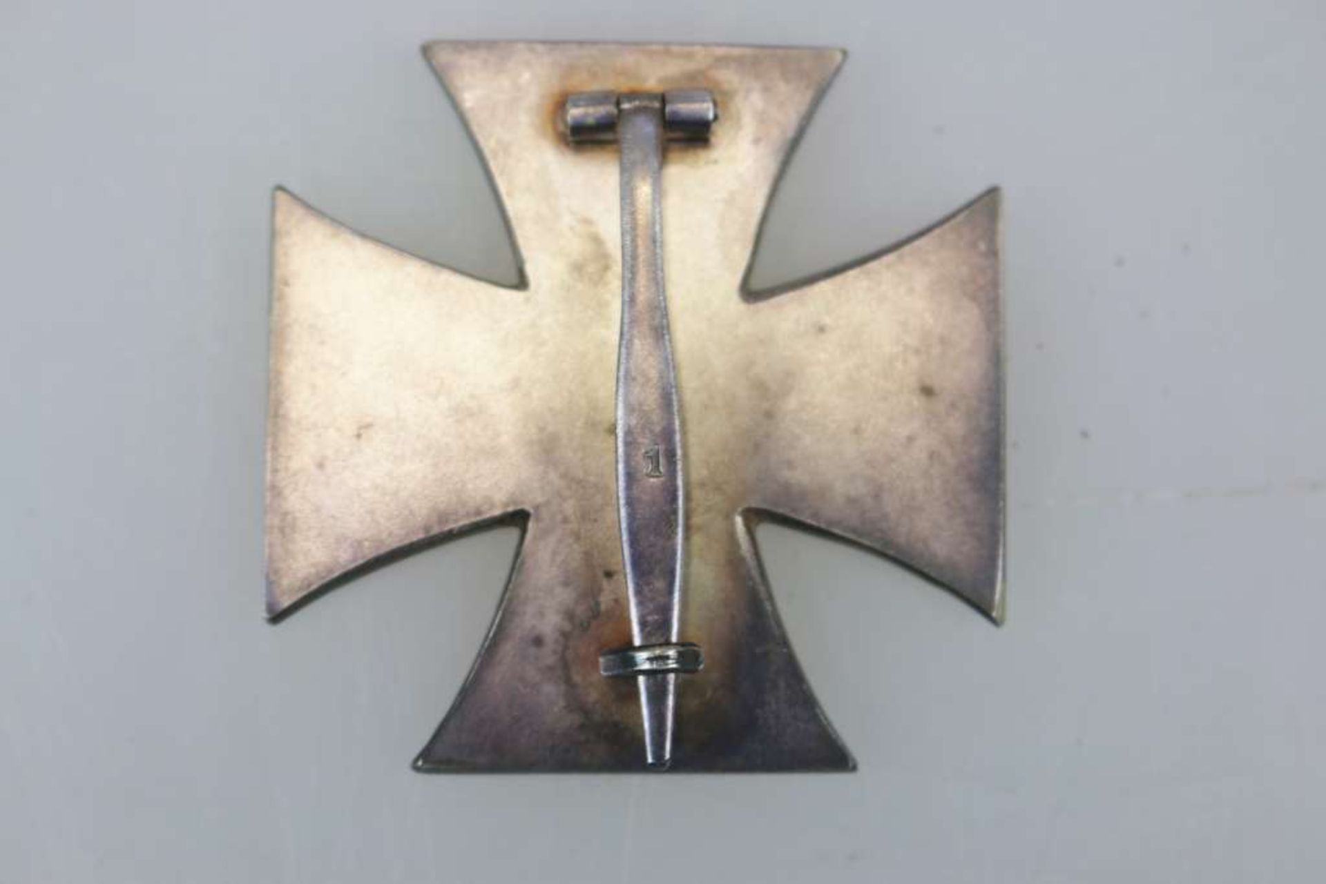 Eisernes Kreuz 1.Klasse 1939 an Nadel. Herstellerpunze 1 für Deschler & Sohn, [...] - Image 2 of 2