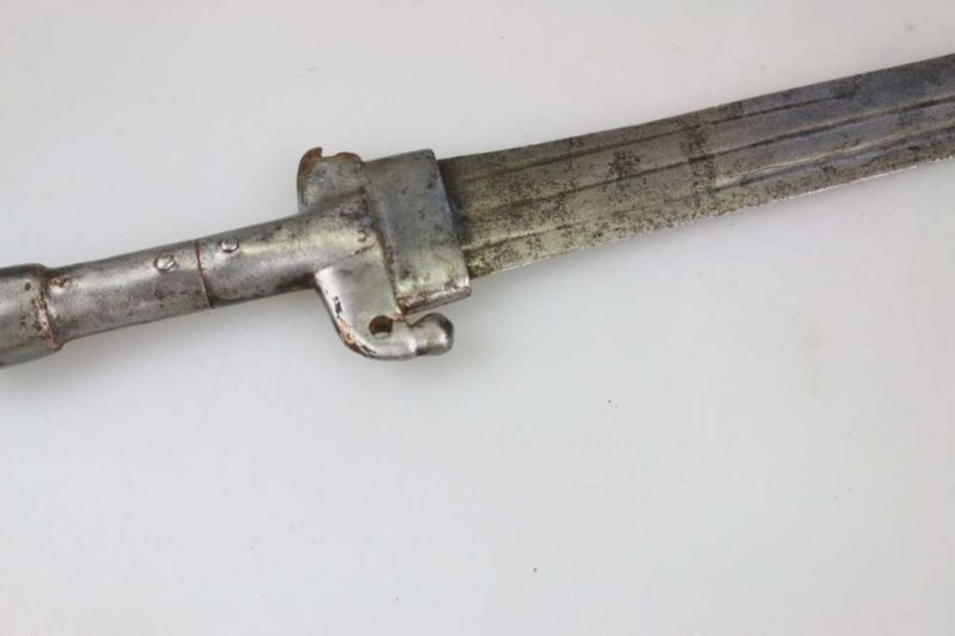 Oman, Schwert 16/17 Jh. mit original Holzscheide mit Lederbezug. Griff mit starken [...] - Image 6 of 10