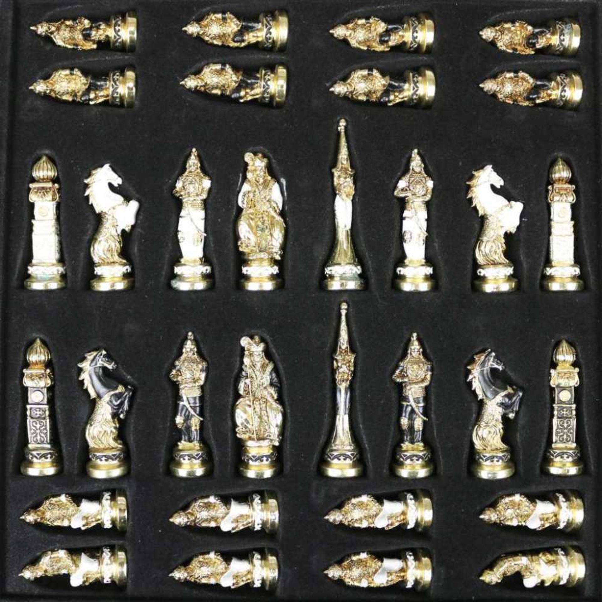 Hochwertiges Schachspiel. Sunkar von Empire. Orientalische Figuren aus Metall, [...] - Bild 8 aus 10