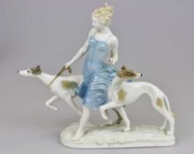 Porzellanfigur "Zwei Windhunde mit ihrer Herrin", nach einem Entwurf von Karl Tutter, grüne