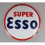 Werbeschild Emaille rund, Super Esso, 1. Hälfte 20. Jh. Durchmesser: ca. 40 cm. Mit Randschäden.