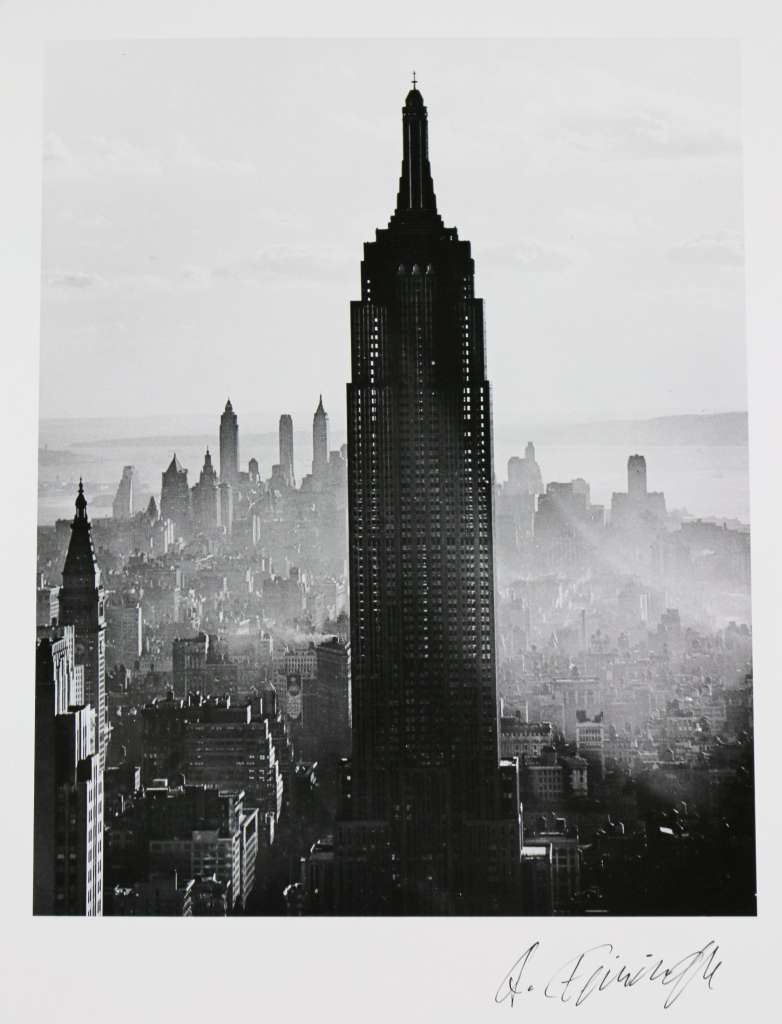 Andreas FEININGER (1906 - 1999), Fotografie, unten rechts signiert. "Empire State Building, NY"