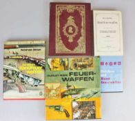 Konvolut von 5 Fachbüchern zum Thema Handfeuerwaffen. Guter Zustand.