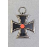 Eisernes Kreuz 1939 2. Klasse, Variante mit runder 3, geschwärzter Eisenkern, ohne Hersteller.