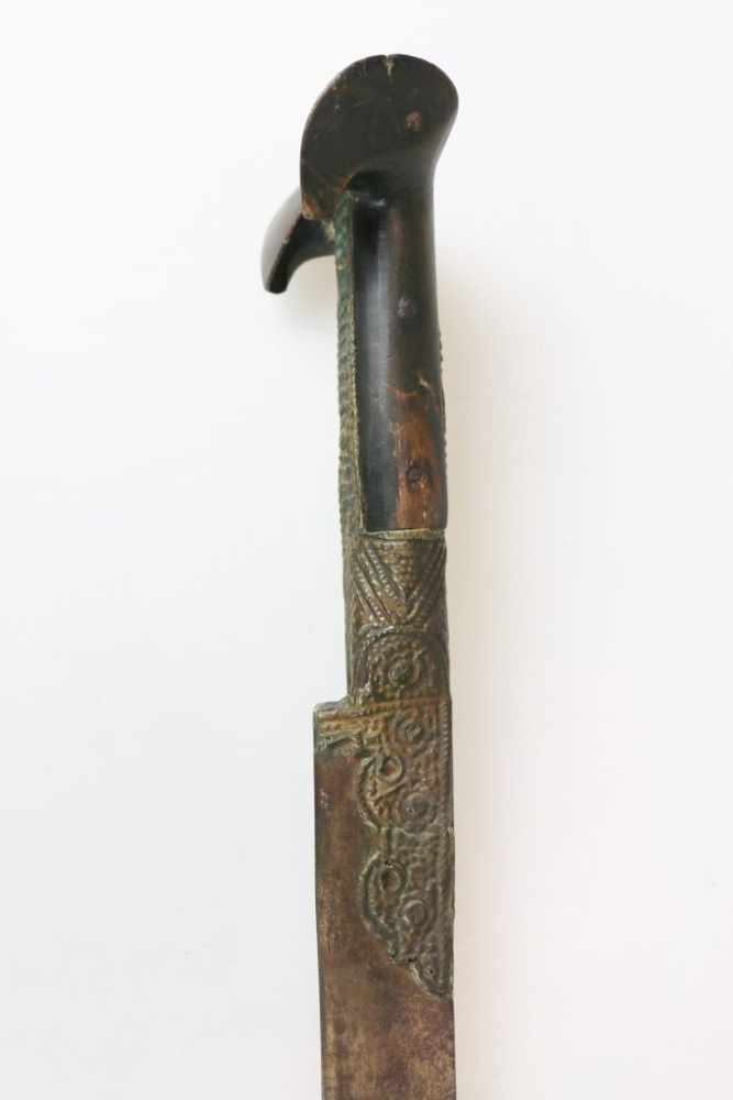 Yatagan, osmanisch, 19. Jh.. Typische geschwungene Klinge, vernietete Griffschalen aus Holz, - Image 3 of 3