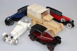 Konvolut Holz Auto-Modelle, verschiedene Hersteller: 2 x Aroutcheff, 1 x Sompex und 2 x ohne