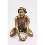 Arno BREKER (1900 Elberfeld -1991 Düsseldorf), knieendes Mädchen, Bronze patiniert, Entwurf: 1979,
