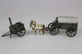 Penny Toys, Feldwagengespann um 1930 sowie Gulaschkanone, Blech, oliv. Länge: 17 cm und 6 cm,