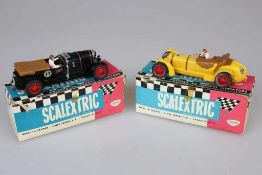 Scalextric, 2 Vintage-Modelle. CC/65 Alpha Romeo, seltenes gelbes französisches Fahrzeug sowie CC/64