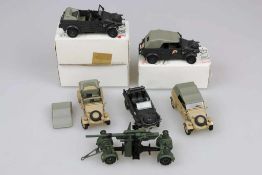 Konvolut Militär Metall-Modelle, Maßstab 1:18, 4 x VW Wehrmachtskübelwagen, 1 x VW Wehrmachts-