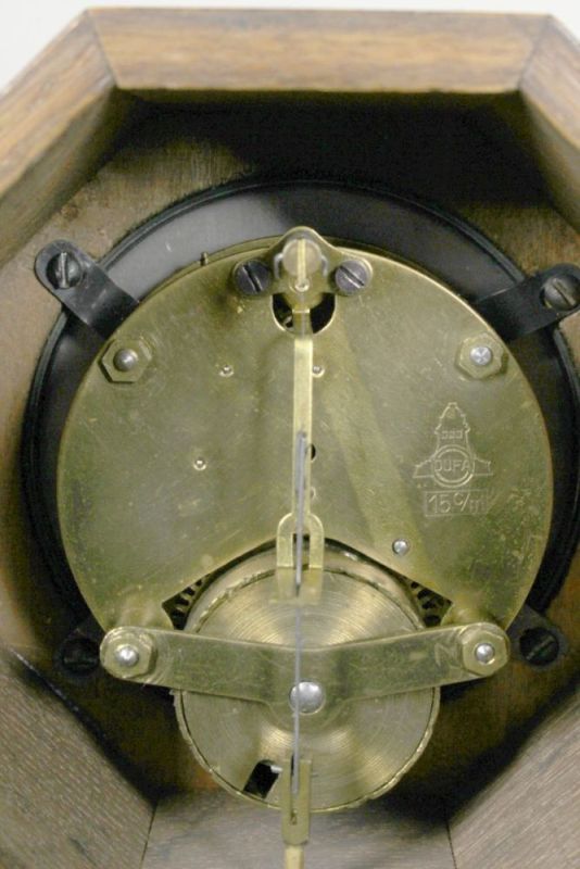 Kamin-Uhr, Dufa - Deutsche Uhrenfabrik, um 1900-20, Eichengehäuse, teils ebonisiert, 2-Tagewerk, - Image 3 of 3