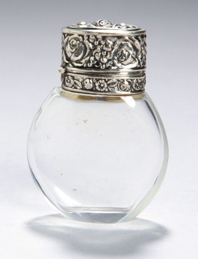Miniatur-Flakon, wohl dt., Mitte 20. Jh., farbloser Glaskorpus, Silbermontur 800, scharnierter