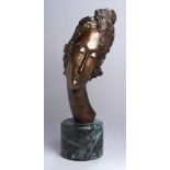 Bronze-Büste, "Frauenbüste", Modigliani, Amedeo, Livorno 1884 - 1920 Paris, vollplastische