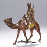 Bronze-Plastik, "Beduine auf seinem Kamel", Wien, 1. Hälfte 20. Jh., naturalistische Ausformung,