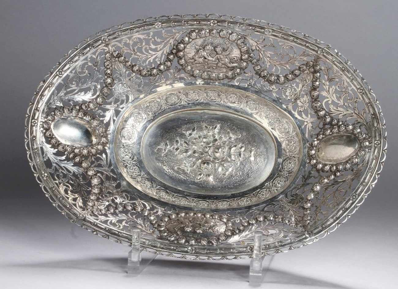 Anbieteschale, dt., um 1910-20, Silber 800, ovale Form, Wandung floral durchbrochen gearbeitet, 2