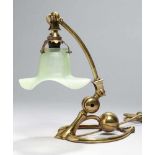 Tischlampe, W.A.S. Benson, London, um 1900, pikförmiger Standfuß, Stellschrauben und