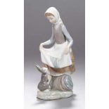 Porzellan-Figur, "Mädchen mit Hase", Lladro, Spanien, 2. Hälfte 20. Jh., auf Naturplinthe