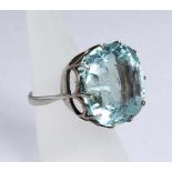 Damenring, Silber, besetzt mit 1 Aquamarin, ca. 40,00 - 50,00 ct., Farbe: hellblau