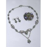 Schmuck-Ensemble, 3-tlg., 19. Jh., Silber, filigran gearbeitet, bestehend aus: 1 Paar Ohrhänger,